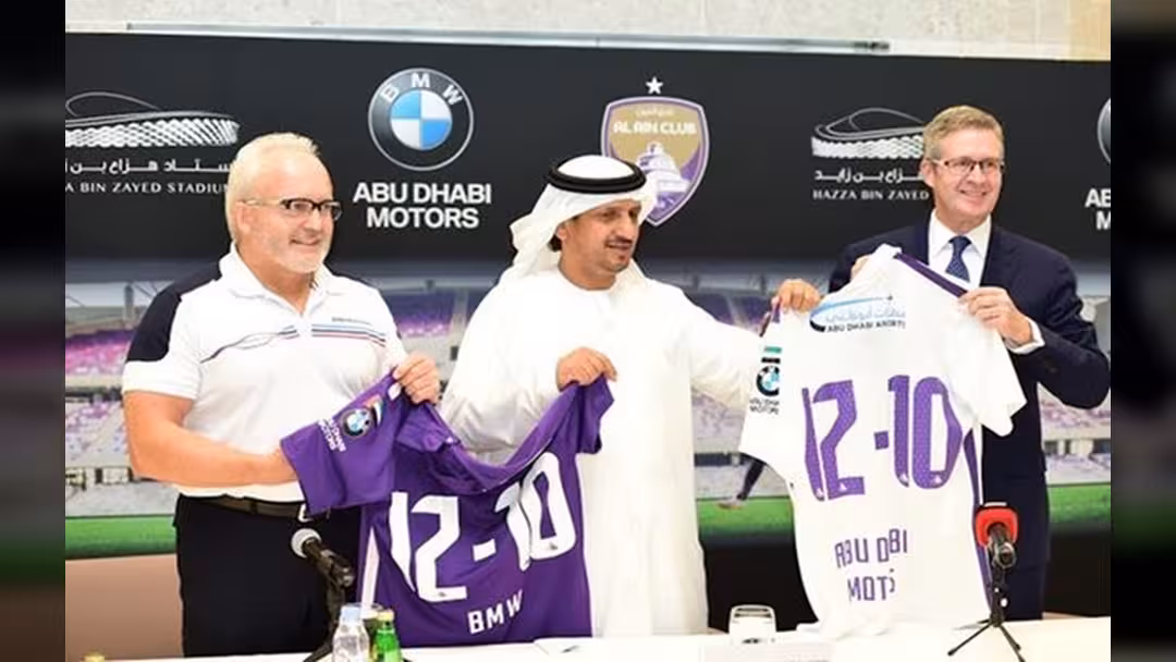 إعلان لسيارات "بي أم دبليو" يطيح بإدارة نادي العين الإماراتي