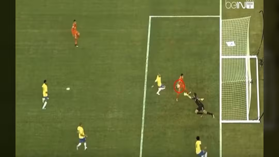 بالفيديو.. هدف غير شرعي يطيح بالبرازيل من الكوبا!