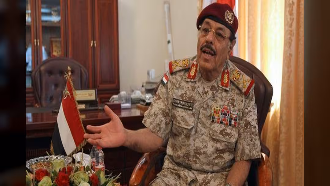 زيارة الأحمر للدوحة: دور قطري بدعم الشرعية وإعادة الإعمار