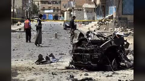 "القاعدة" يتبنى مقتل 4 جنود بتفجير سيارة مفخخة في لحج