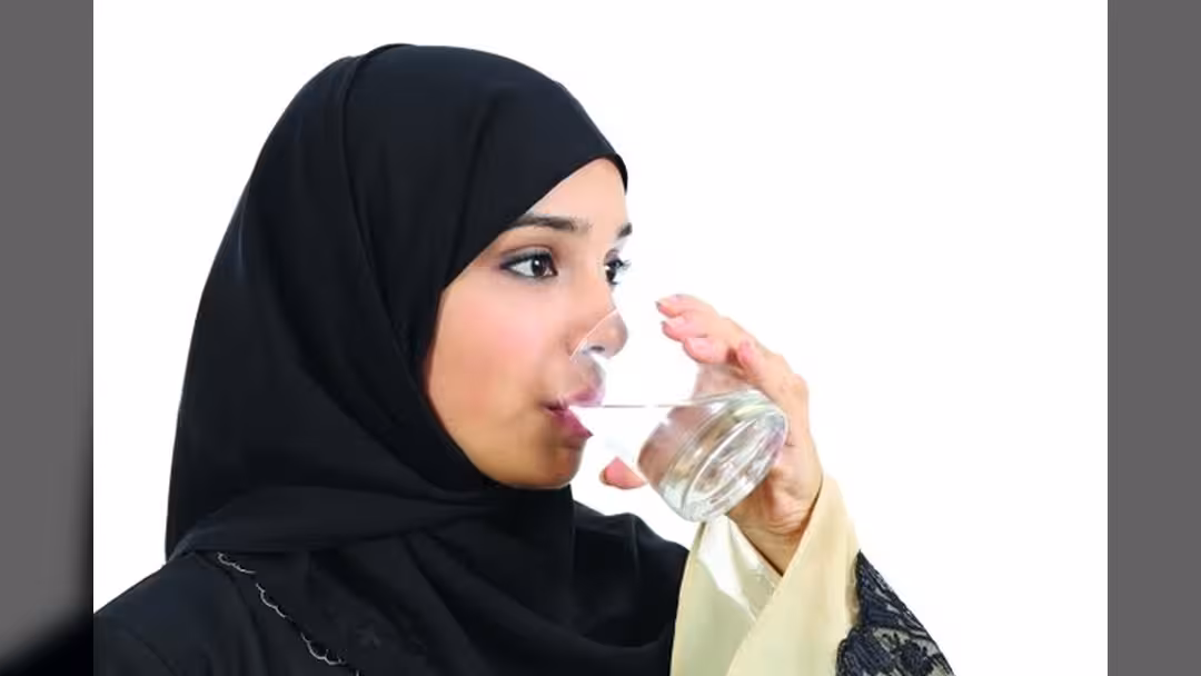 هل يساعد الإكثار من السوائل على مواجهة نزلة البرد؟