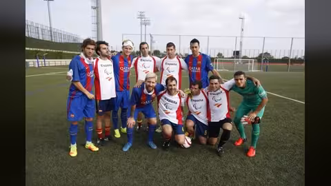ميسي يقود نجوم برشلونة في مباراة أمام  منتخب إسبانيا للمكفوفين.. فيديو