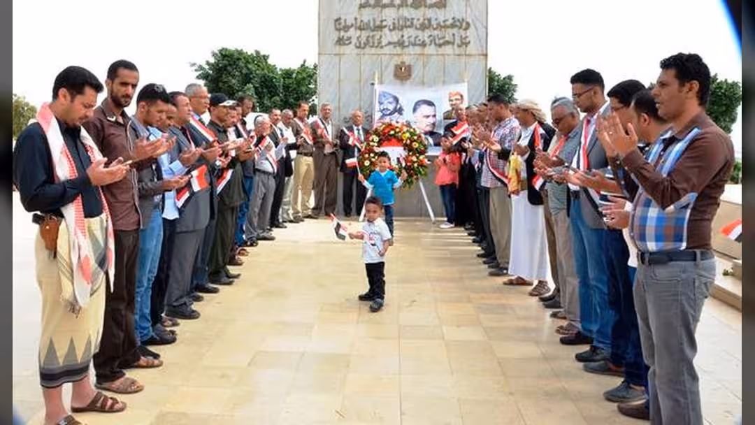 الناصري ينظم زيارة للنصب التذكاري لشهداء الجيش المصري في صنعاء
