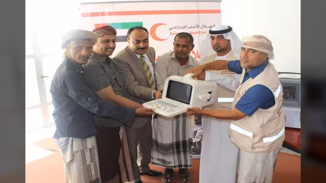 الإمارات تزود مستشفى حجر في حضرموت بمعدات طبية