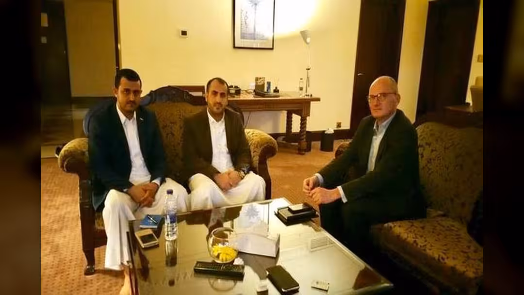 سفير ألمانيا لدى اليمن يلتقي وفد الحوثيين في مسقط لبحث المستجدات