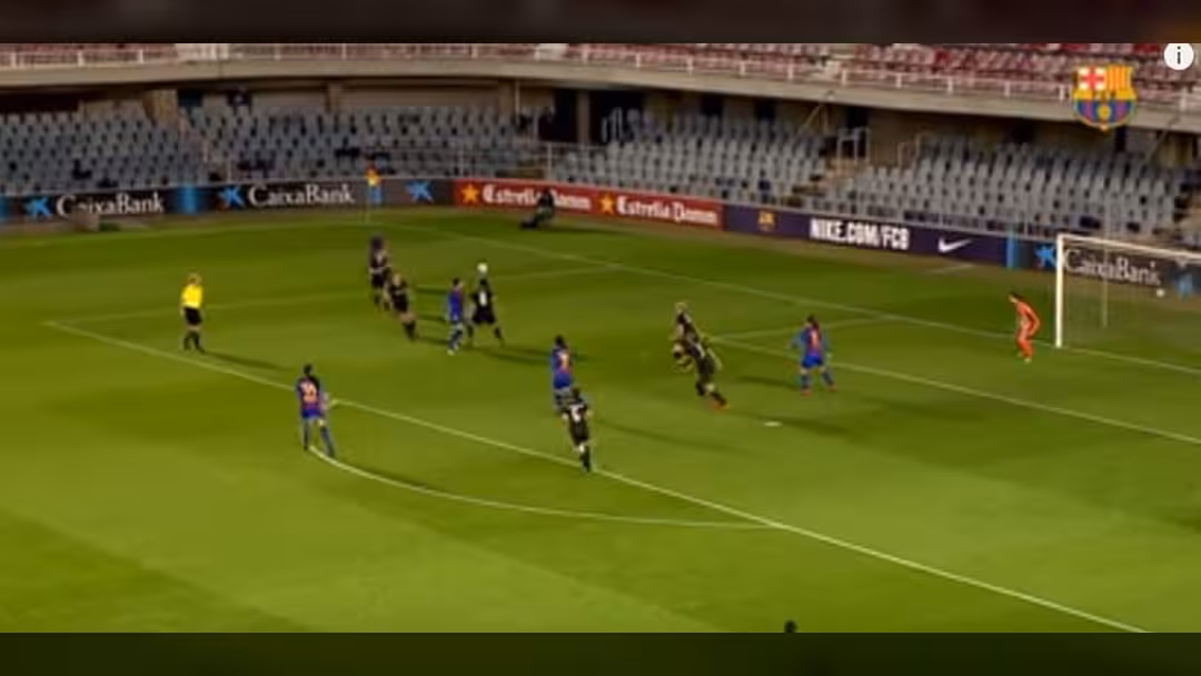 نجمة برشلونة تسجل هدفا مهاريا رائعا في دوري الابطال للسيدات.. فيديو