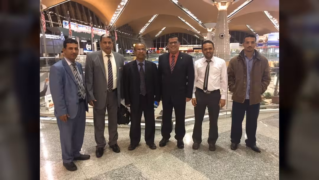 باسلامة يصل ماليزيا على رأس لجنة صرف مستحقات طلاب اليمن.. صورة
