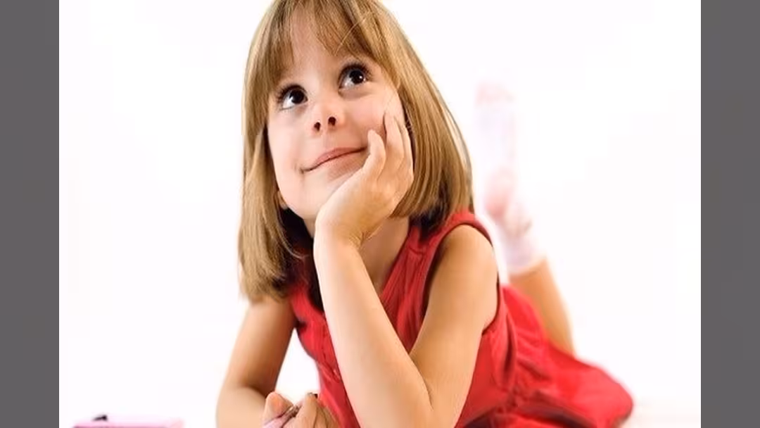 كيف تتعامل مع خيال طفلك؟