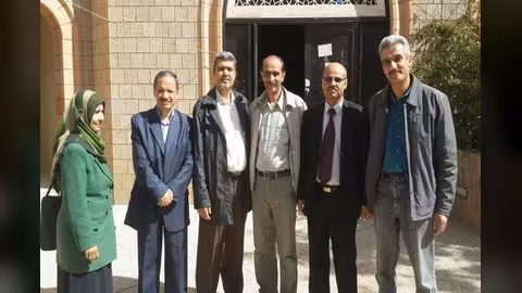 تواصل الإضراب في جامعة صنعاء والظاهري يشيد بالالتزام
