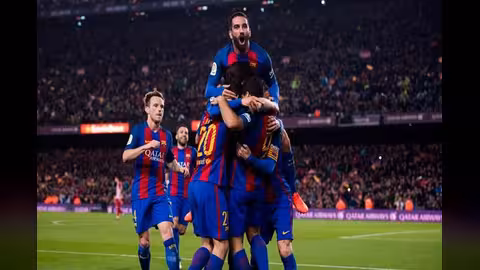الاتحاد الأوروبي لكرة القدم قد يوقف حكم مباراة برشلونة وسان جيرمان