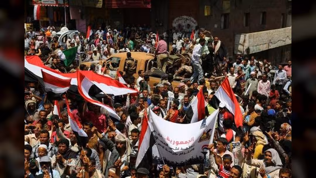 جُمَع الثورة اليمنية: عناوين تختزل المراحل والتحولات