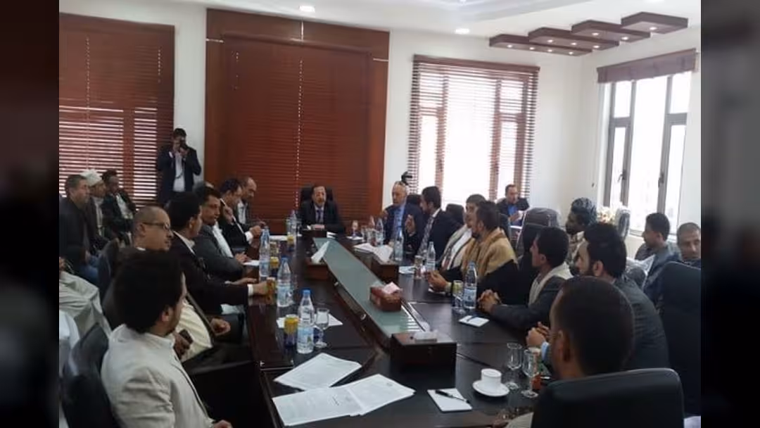 رجال الأعمال في صنعاء: قيادة الجمارك تمارس الابتزاز