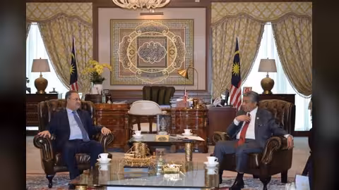 المخلافي يلتقي نائب رئيس الوزراء وزير الداخلية الماليزي