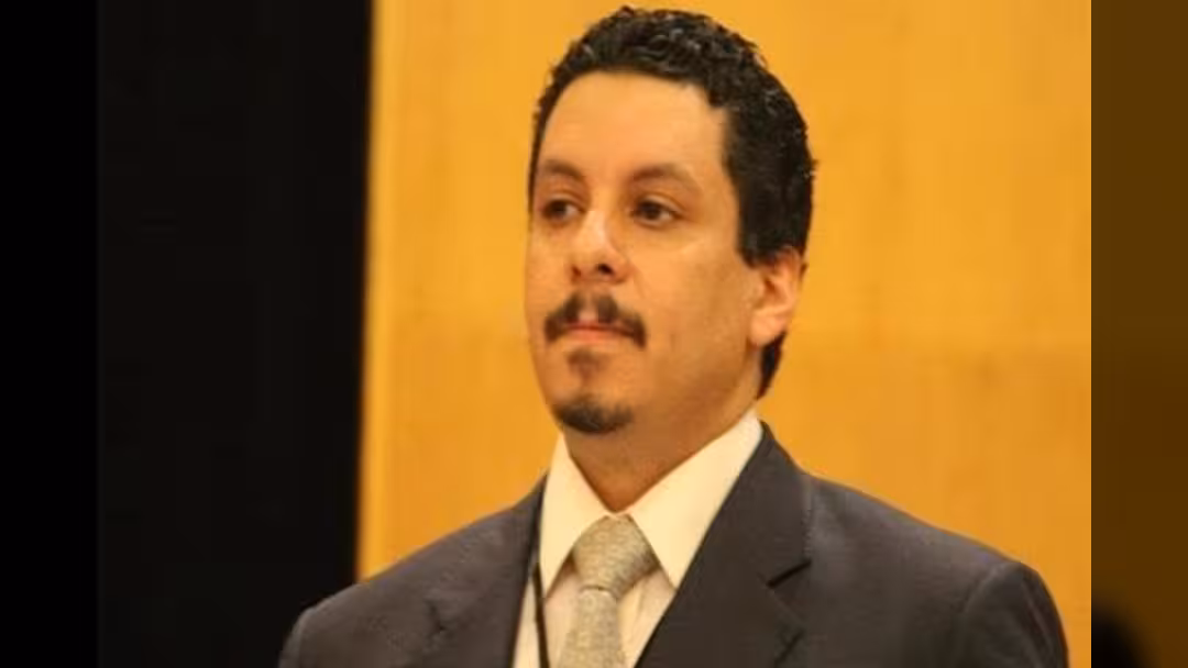 تعليق أحمد عوض بن مبارك على الإطاحة بالمخلافي وتعيين اليماني
