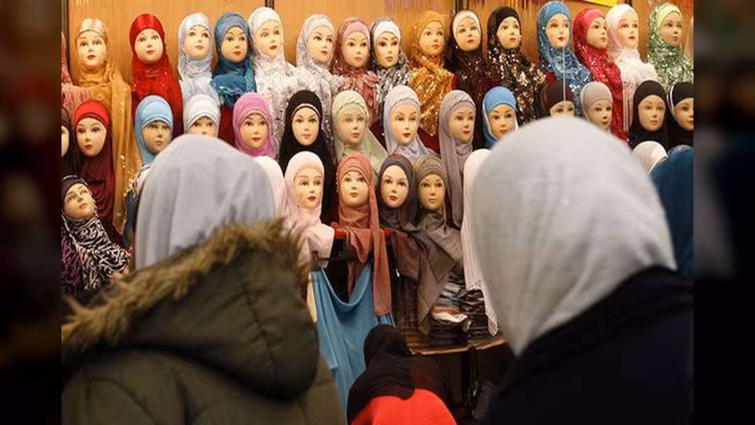 العفو الدولية تنتقد قرار المحكمة الأوروبية حول حظر الحجاب في أماكن العمل