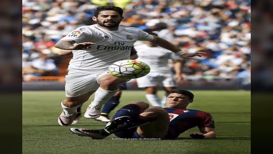 غضب في برشلونة وقلق في ريال مدريد بسبب تسريبات صفقة إيسكو