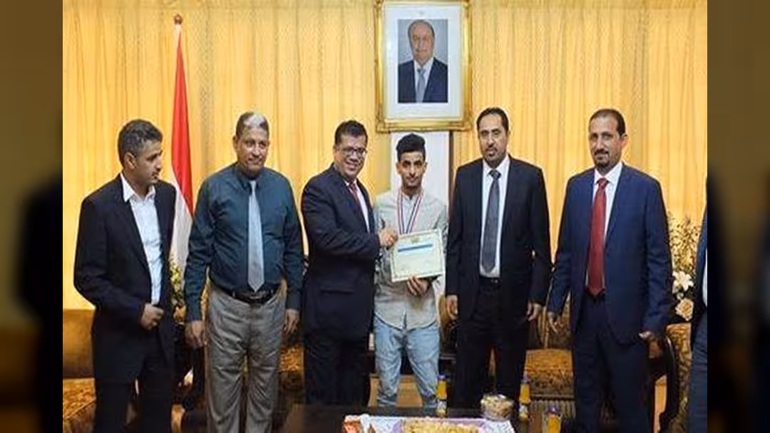 البكري يكرم عدداً من الشباب اليمنيين المتميزين في ماليزيا