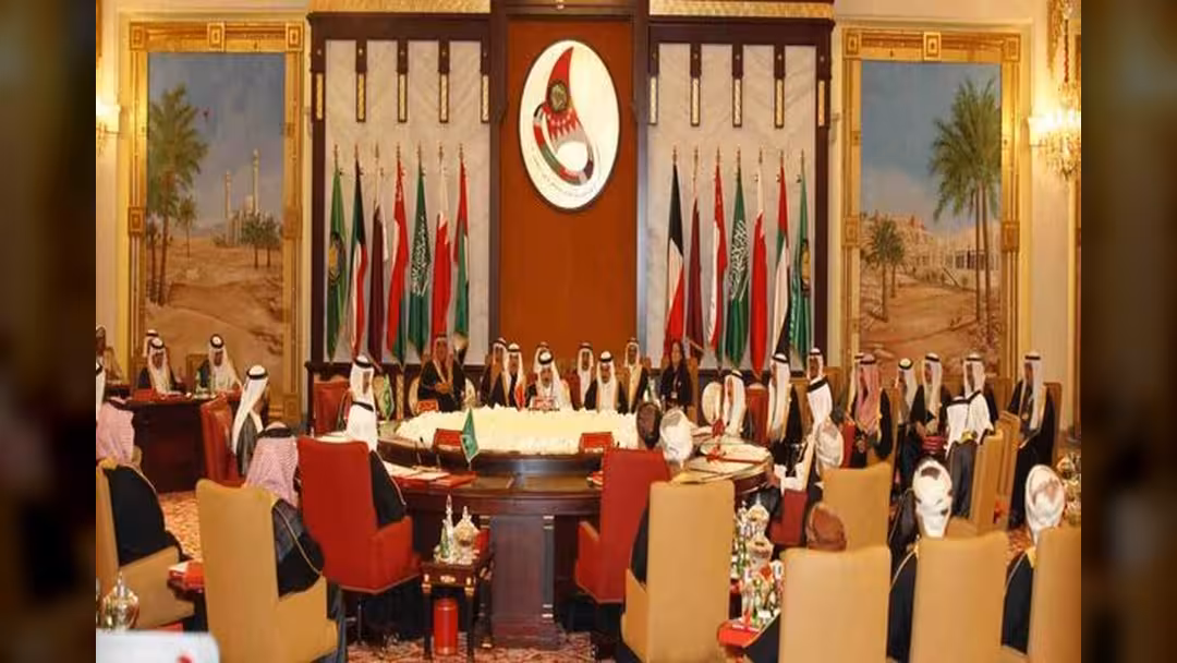 السعودية والإمارات والبحرين ومصر تقطع العلاقات مع قطر.. نص بيان الرياض