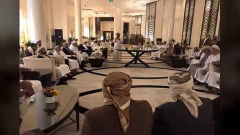 مصادر قريبة من حميد الأحمر توضح ما تردد حول الاجتماع في الرياض
