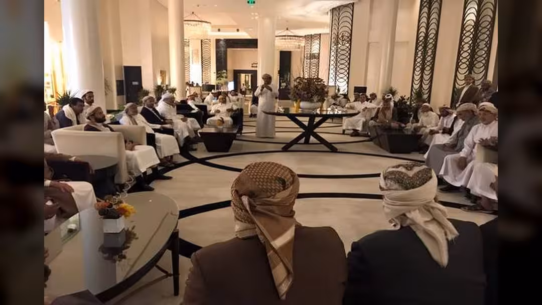 حميد الأحمر يلتقي وجهاء من قبائل اليمن في الرياض