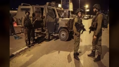 القوات الإسرائيلية تعتقل 6 فلسطينيين من الضفة الغربية