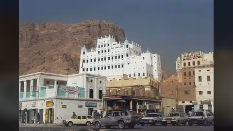 سيئون: استئناف العمل في أربع محطات وقود تابعة لشركة النفط