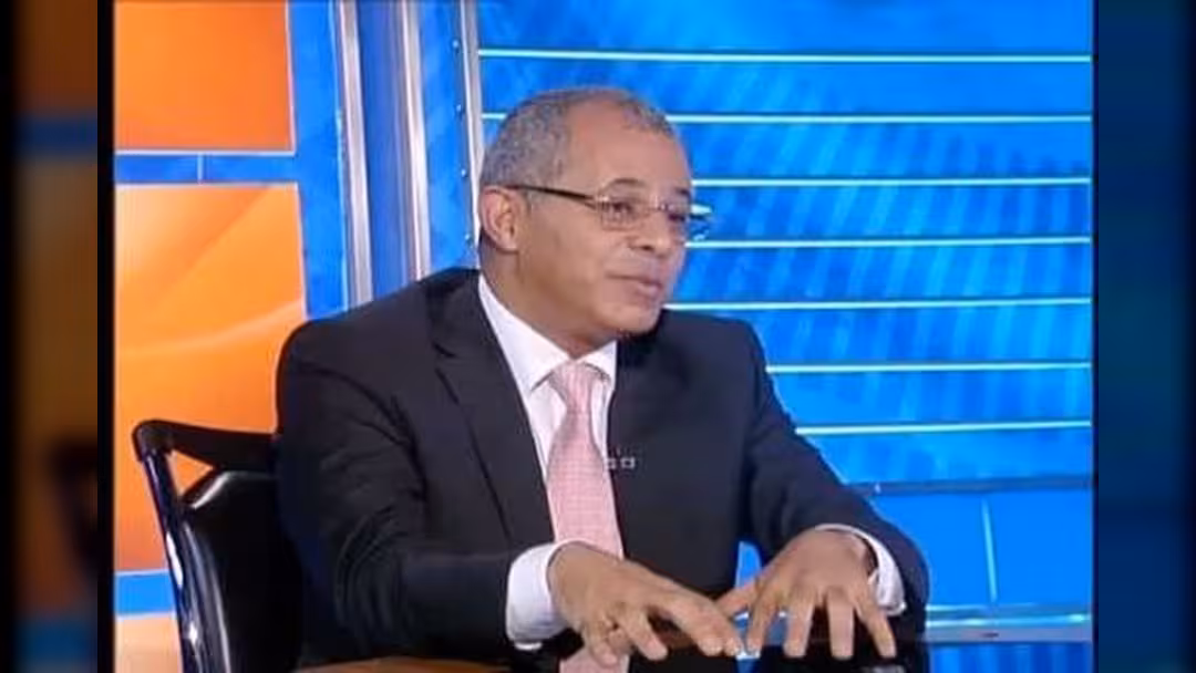 مصطفى نعمان: من أصروا على نقل البنك إلى عدن يدفعون نحو ميناء الحديدة