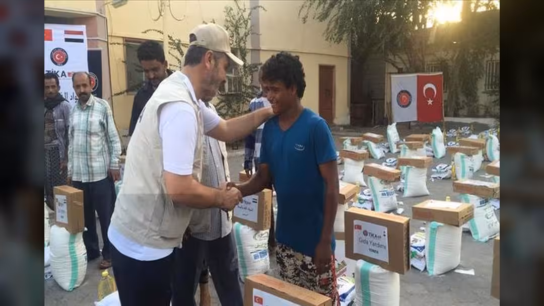 الإغاثة التركية تبحث سبل المساعدة الإنسانية لحضرموت