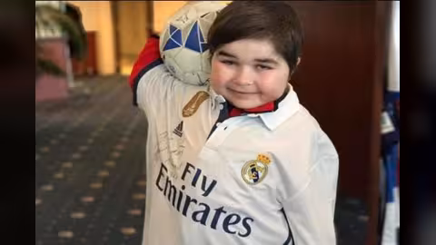 نجم ريال مدريد يقدم لفتة إنسانية لمساعدة طفل مريض