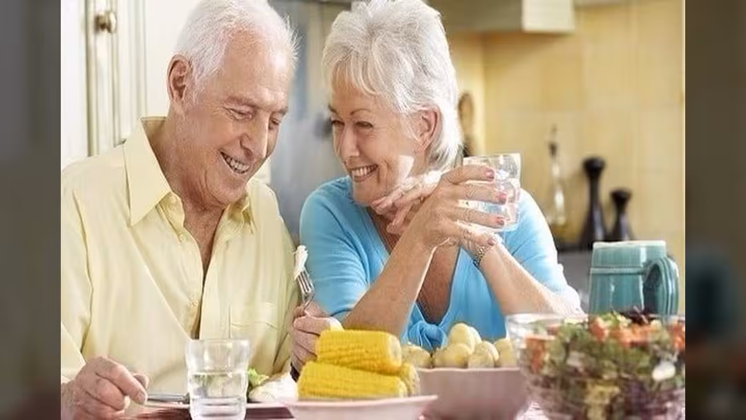 ما التغذية المناسبة لكبار السن؟