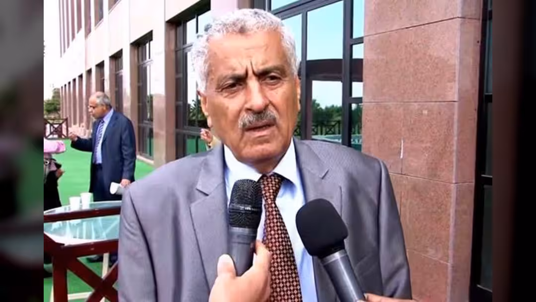 اتحاد الطلبة اليمنيين في ماليزيا يشكو ممطالة وزير الداخلية عرب بتخفيض الجوازات