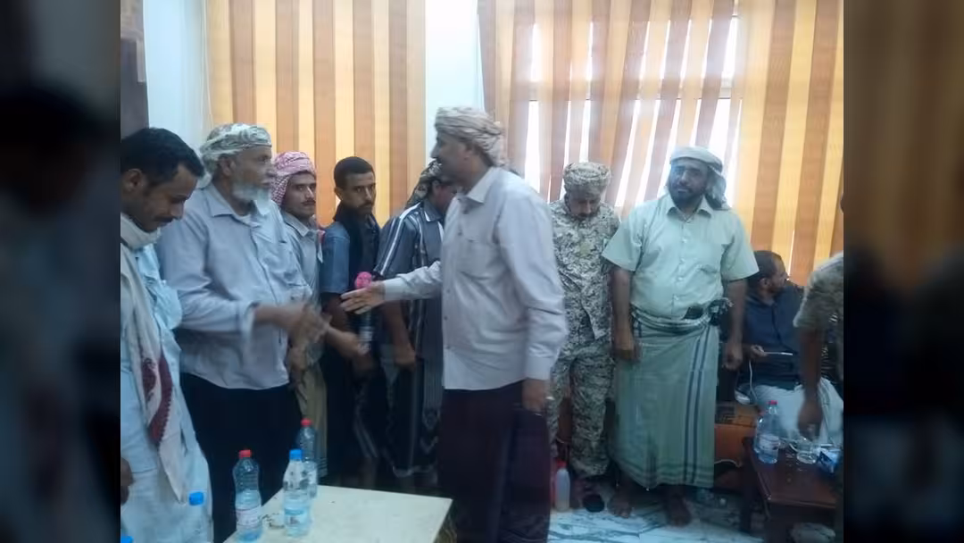 الزبيدي يستقبل المهنئين في منزله والبيض والعطاس يباركان.. صور