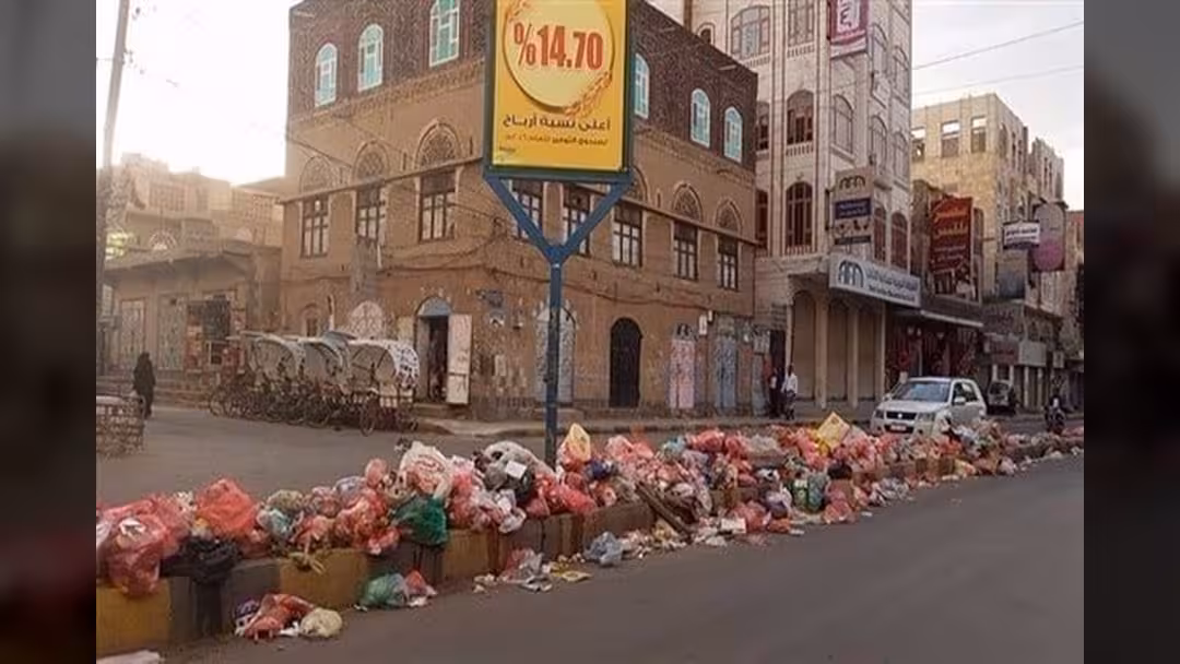 بدء رفع المخلفات من شوارع وأحياء صنعاء