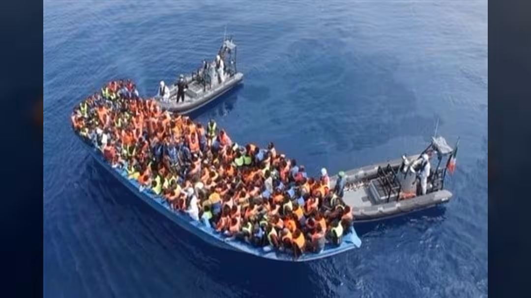 وفاة 10 مهاجرين وإنقاذ 2200 في المتوسط