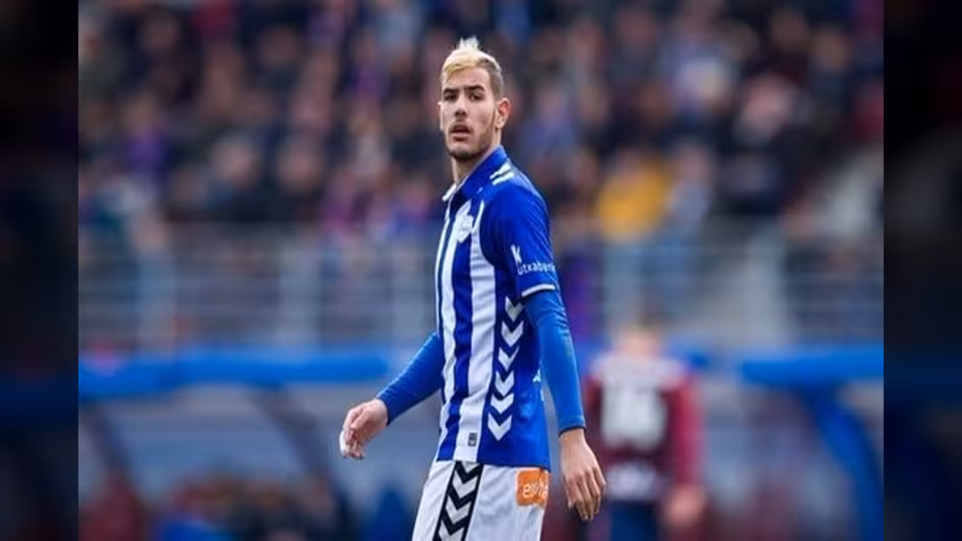 ريال مدريد يتفوق على برشلونة ويتعاقد مع هرنانديز