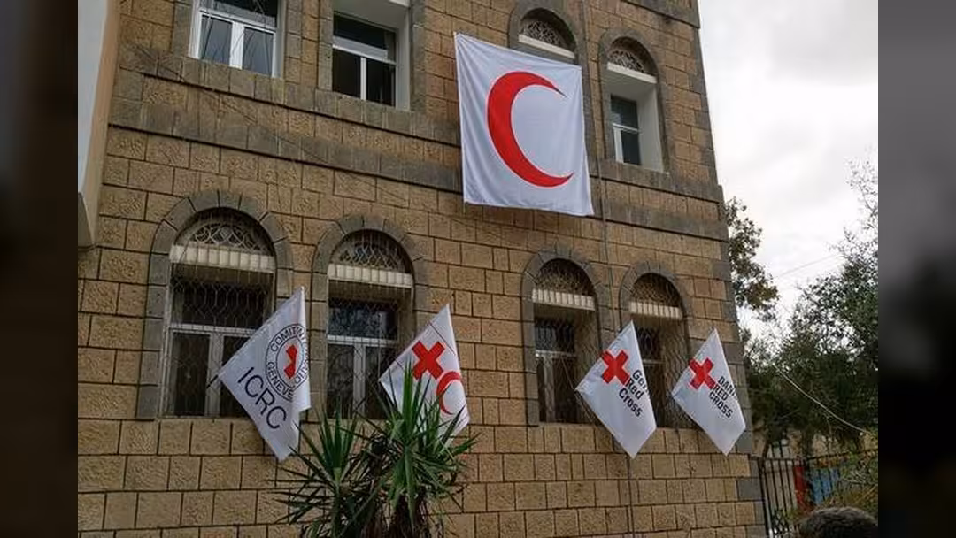 الهلال الأحمر اليمني يكرم شهداء الإنسانية المحايدين بمناسبة اليوم العالمي