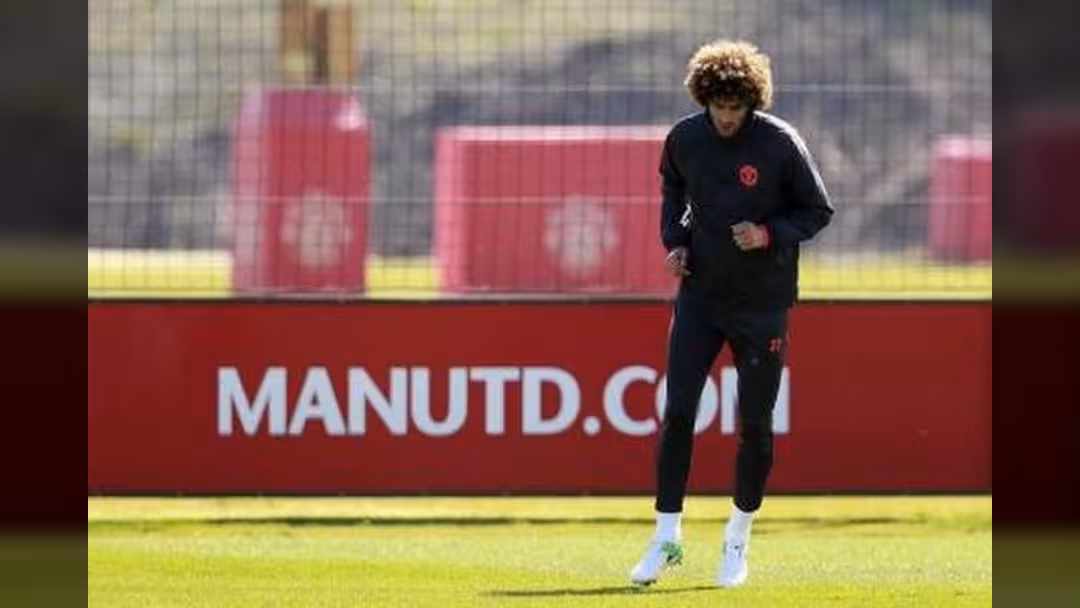 مورينيو قلق بسبب إصابة فيلايني قبل نهائي الدوري الأوروبي