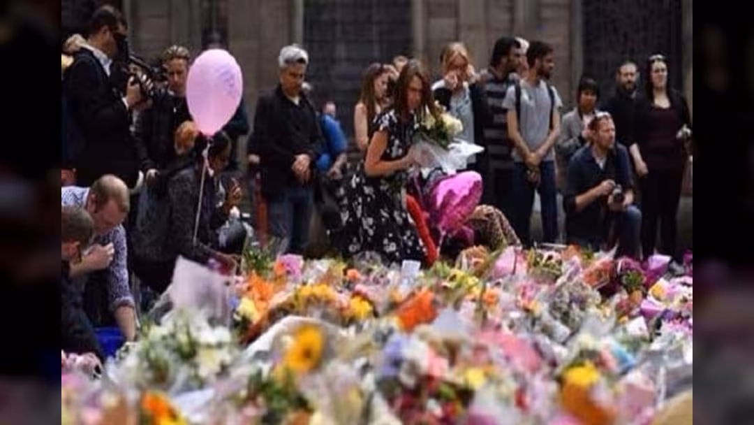 دقيقة صمت في مدن بريطانية على ضحايا هجوم مانشستر