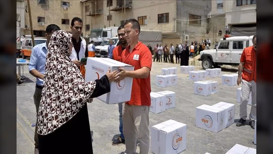 "تيكا" تختتم برنامج الإفطار الرمضاني في عدن ولحج