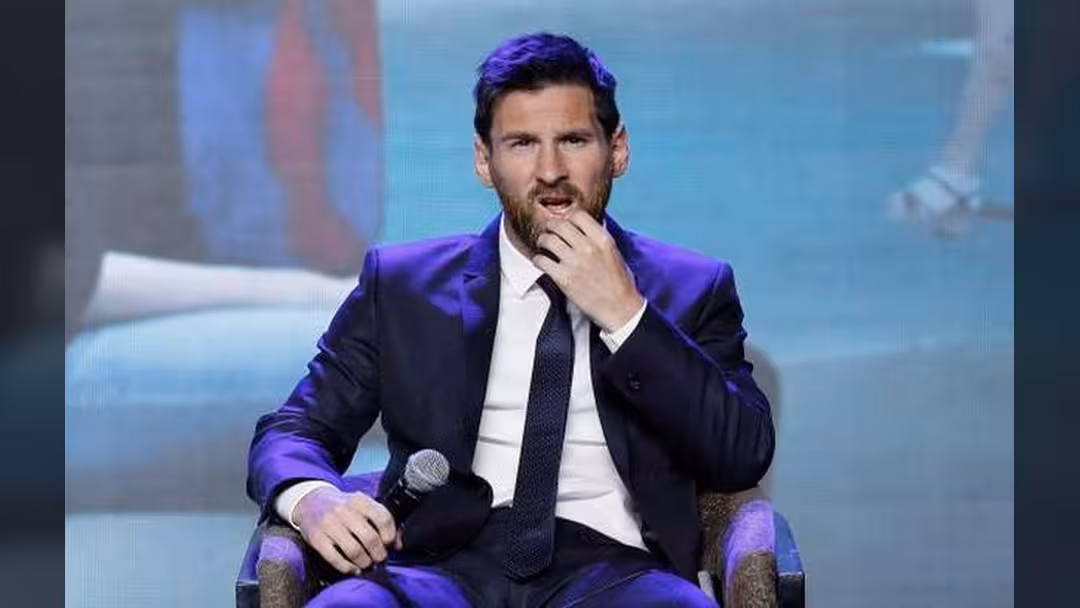 ميسي يتجاهل إنريكي وإدارة برشلونة في دعوات حفل زفافه في الأرجنتين
