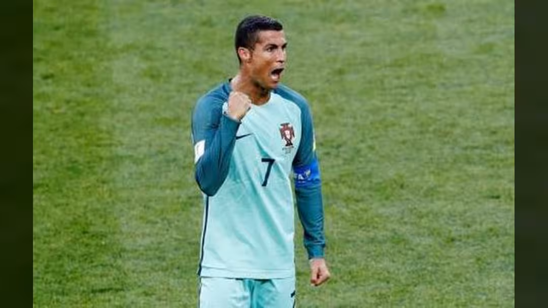 كريستيانو رونالدو يغادر معسكر المنتخب.. ويكشف السبب