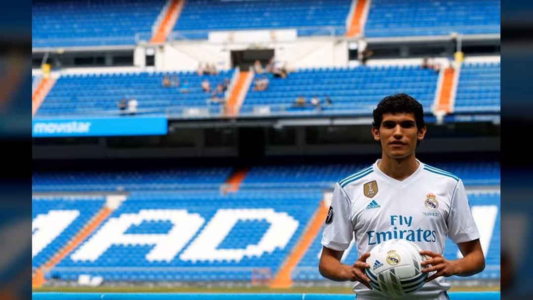 بالصور.. ريال مدريد يقدم صفقته الجديدة للجماهير