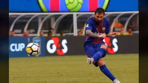 هل يصدم ميسي الجميع ويرحل مجاناً عن برشلونة؟
