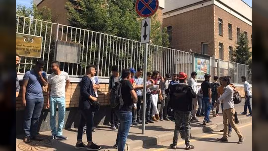 توجيهات بمساواة الطلبة اليمنيين بالخارج مبتعثين وغيرهم برسوم إصدار الجوازات