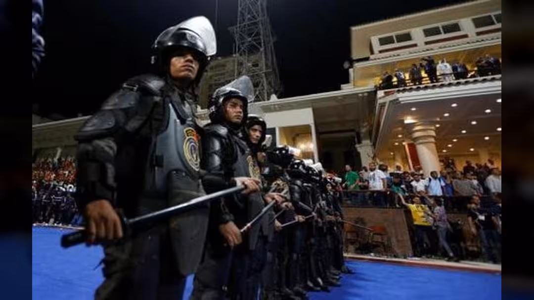 مصر: الشرطة تخلي سبيل 38 مشجعاً أردنياً بعد شغب في الاسكندرية