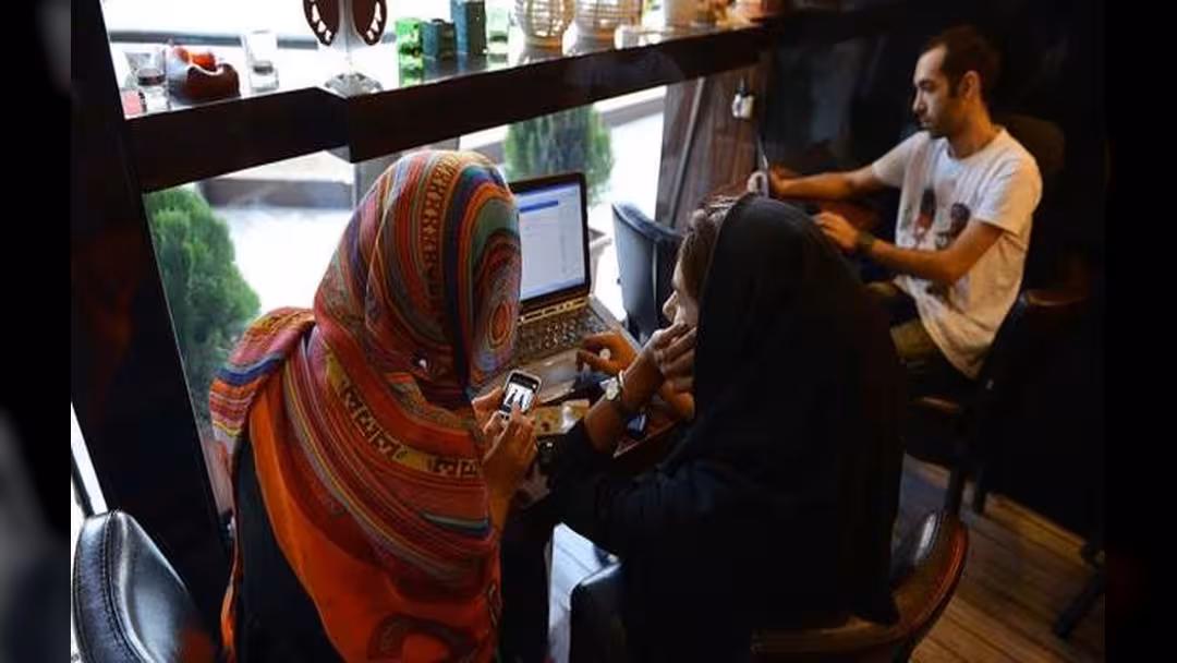 هل تخون شركات VPN مستخدميها وتبيع معلوماتهم للمعلنين؟