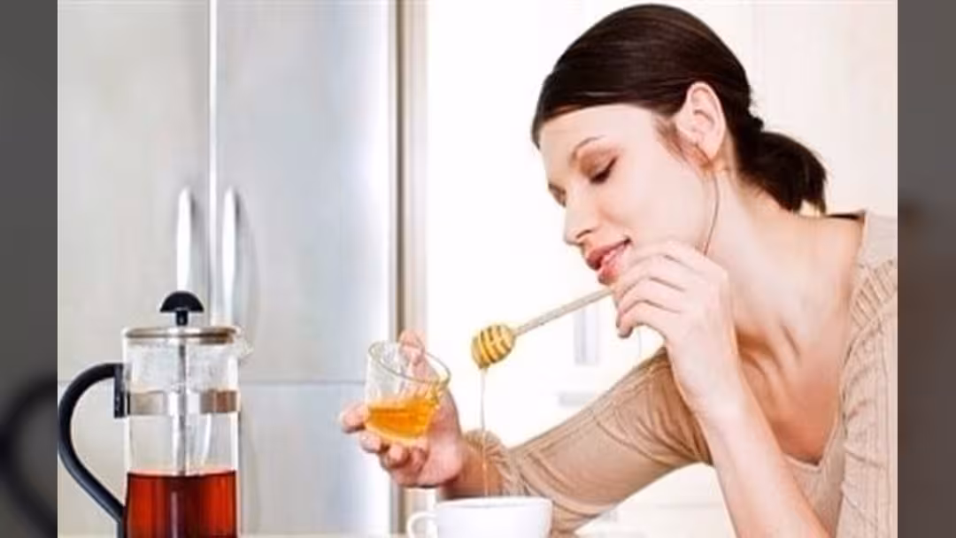 عسل النحل يحارب الهالات السوداء