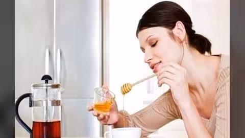 عسل النحل يحارب الهالات السوداء