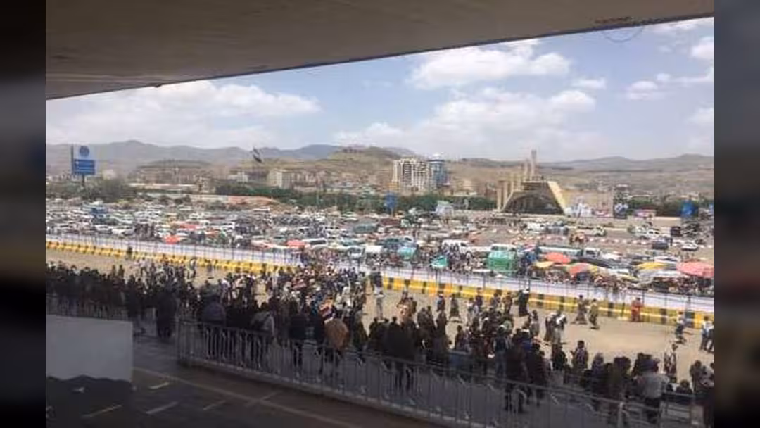 عبدالملك الحوثي يدعو للحفاظ على الأمن خلال مهرجان السبعين وحشود المداخل