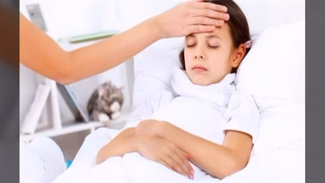 الحمى لدى الأطفال.. متى تستلزم استشارة الطبيب؟